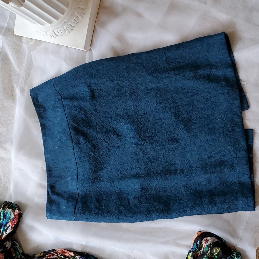 Chapter One Straight Skirt